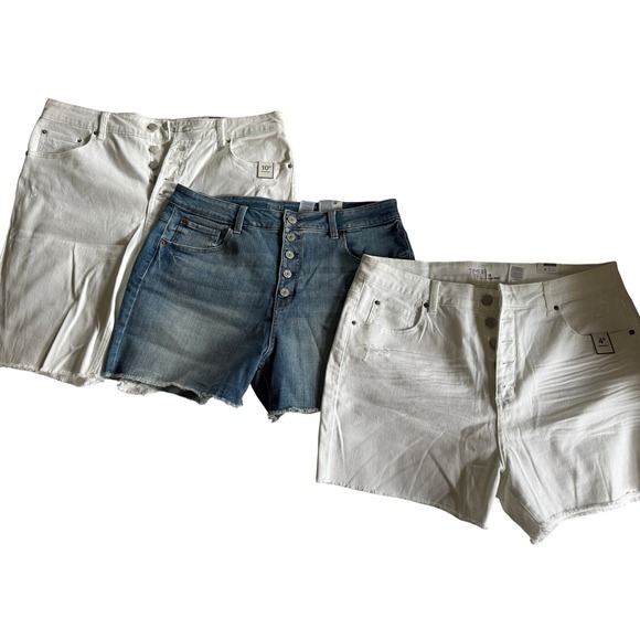 Women's Denim Shorts Bundle Time & Tru White Blue Button Fly NWT - Picture 1 of 4